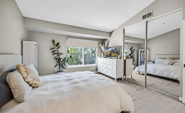 Building Photo - This spacious Norris Canyon condo will del...