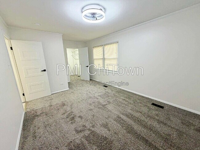Building Photo - 440 Lear Ct