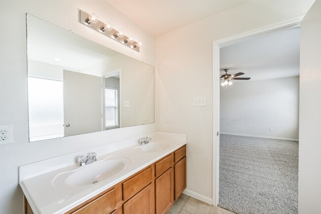 Building Photo - 21323 Slate Crossing Ln