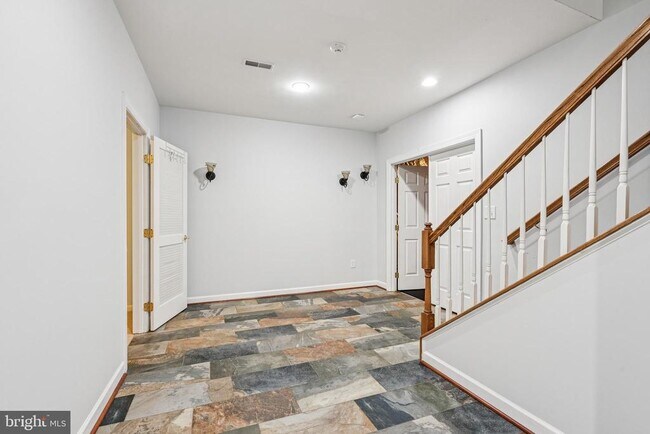 Building Photo - 602 Corsair Ct