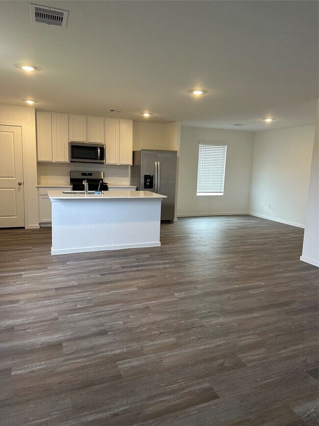 Building Photo - 18265 Descartes St