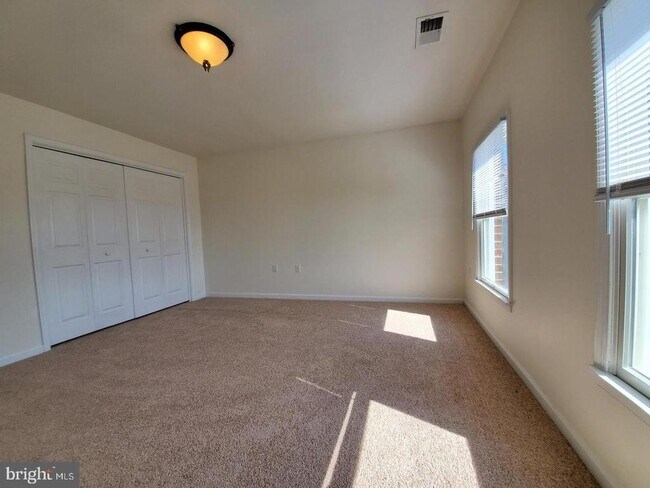 Building Photo - 11406 Fox Chase Ct