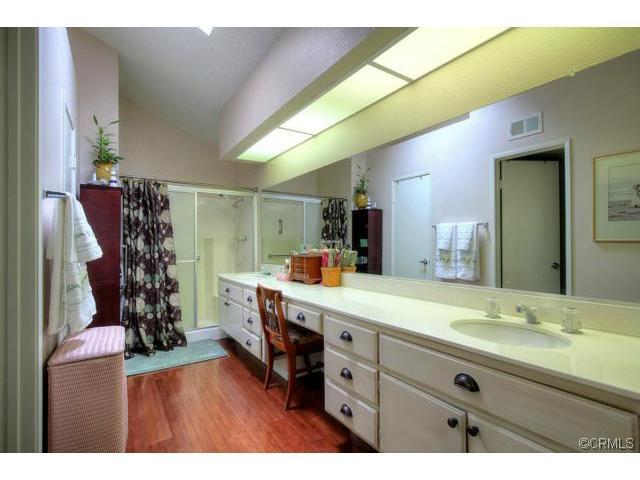 Building Photo - 1046 Southern Hills Dr