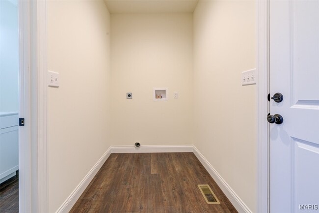 Building Photo - 2025 Maryland Oaks Cir