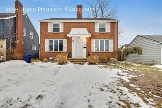 Building Photo - 15 Arbour Ln