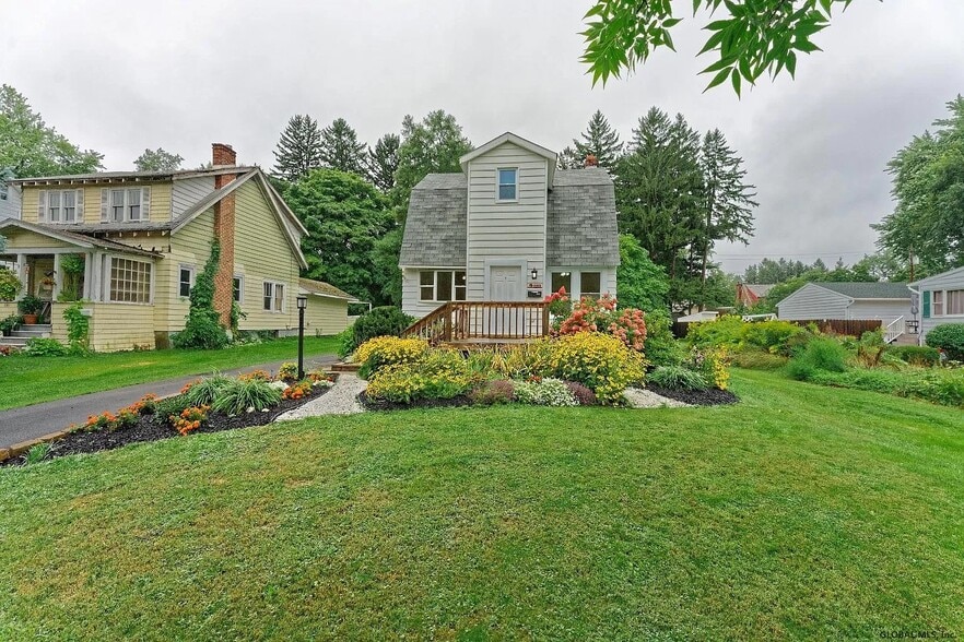 Building Photo - 1153 S Country Club Dr