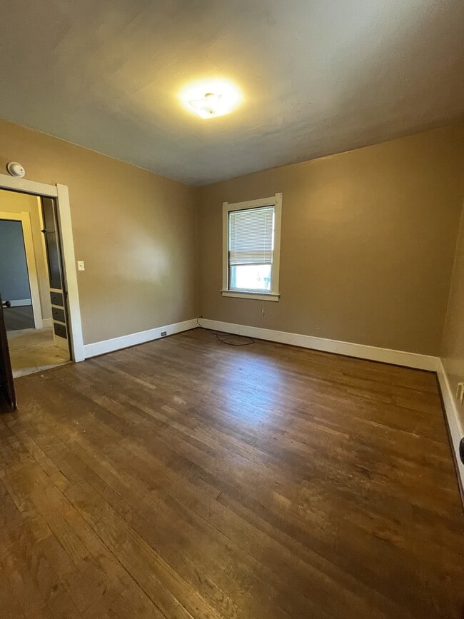 Building Photo - 4104 N Lockwood Ave