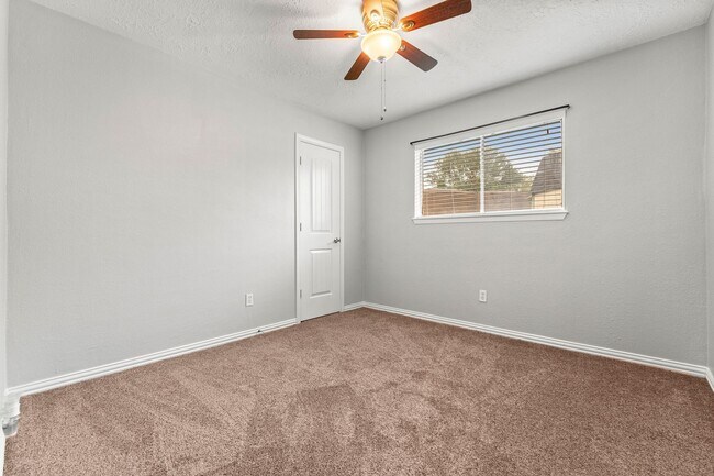 Building Photo - 12730 Lake Conroe Hills Dr
