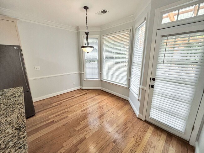 Building Photo - Gorgeous Home in Mableton