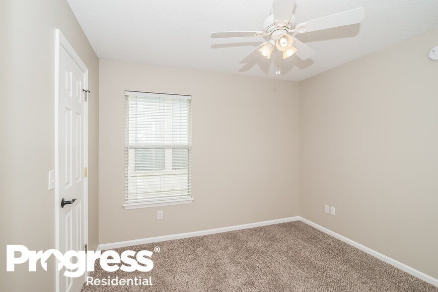 Building Photo - 573 Redberry Ln