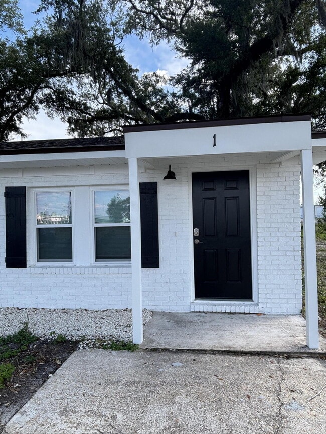 Building Photo - Freshly Renovated 2 Bed apartment in Lynn ...