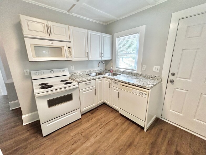 Building Photo - 224 Walker Ave