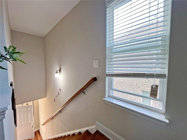 Building Photo - 516 Sprayberry Dr