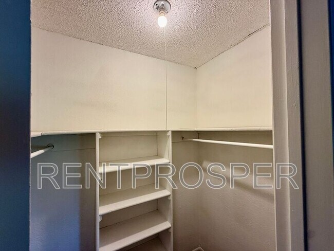 Building Photo - 4117 S Semoran Blvd