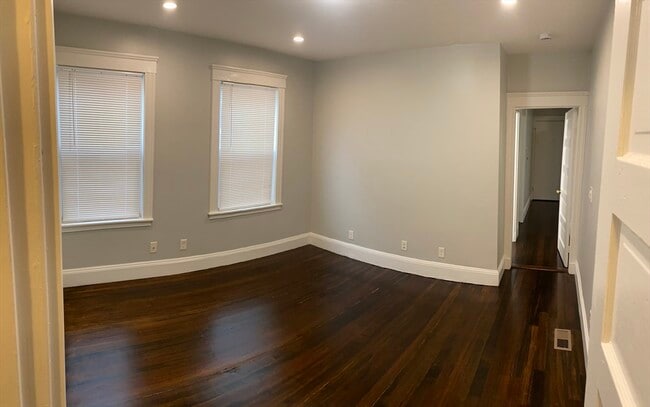 Building Photo - 22 Rowell St