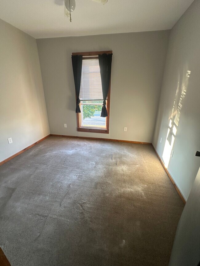 Building Photo - 5224 W Seneca St