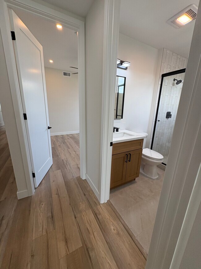 Building Photo - 260 Donax Ave