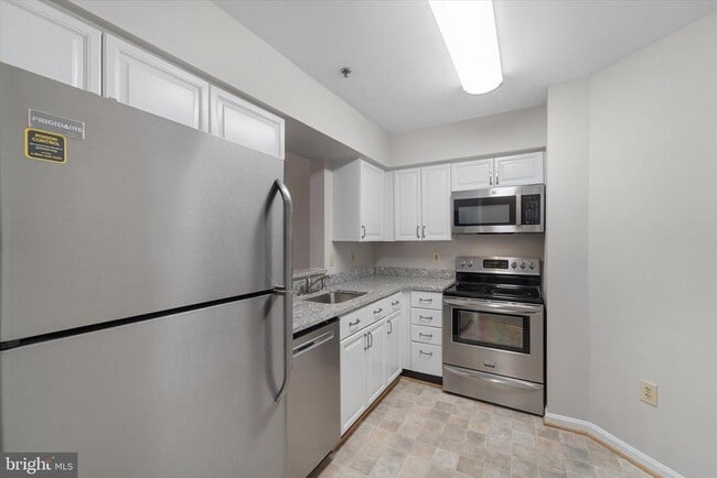 Building Photo - 545 E Braddock Rd