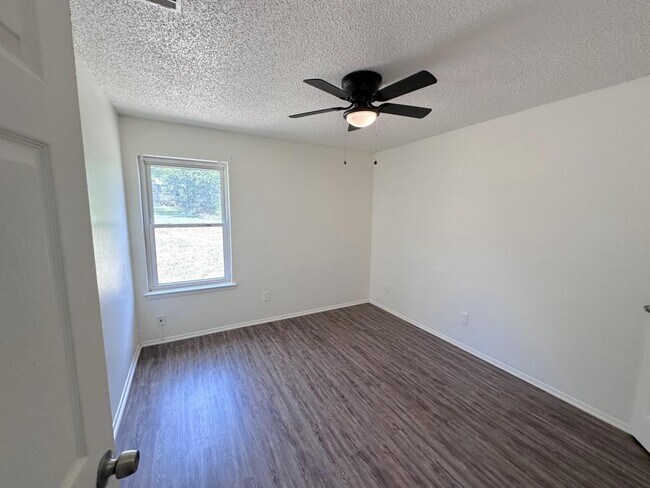 Building Photo - 5408 Helmick Ave