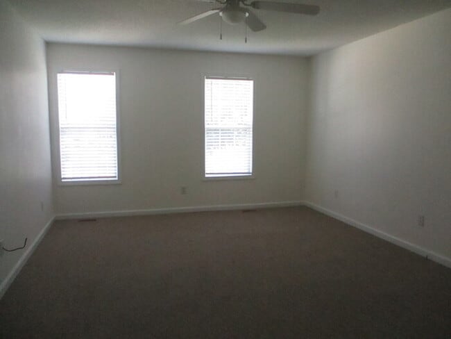 Building Photo - 279 Southaven Ct