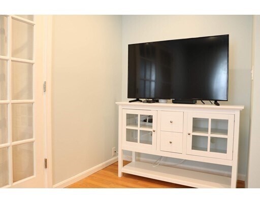 Building Photo - 12 Regent St