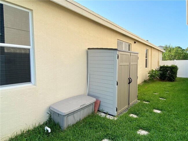 Building Photo - 4028 Tomoka Dr