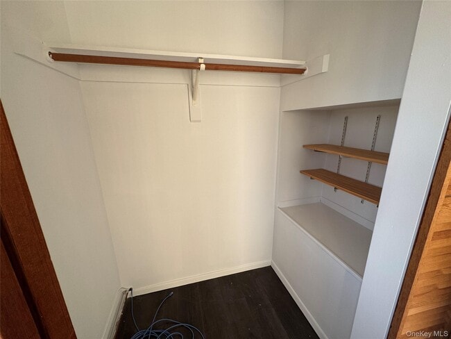 Building Photo - 906 Polk Ave