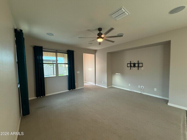 Building Photo - 9458 Thatcher Ave