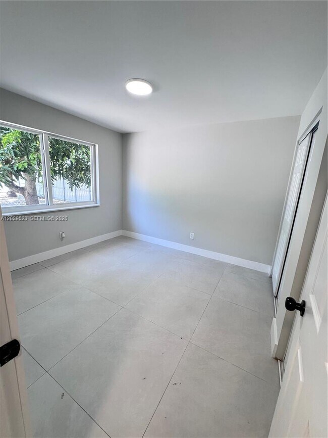 Building Photo - 850 NW 109th St
