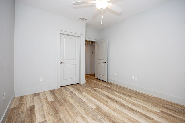 Building Photo - 2501 Bienville Blvd