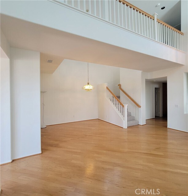 Building Photo - 33 Cottage Ln