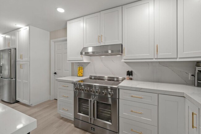 Building Photo - 864 Whippoorwill Row