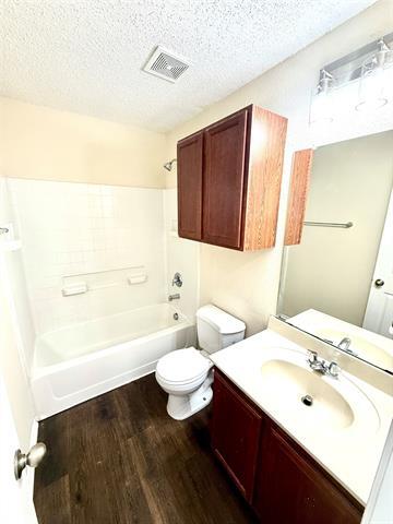 Building Photo - 2024 Kings Forest Dr
