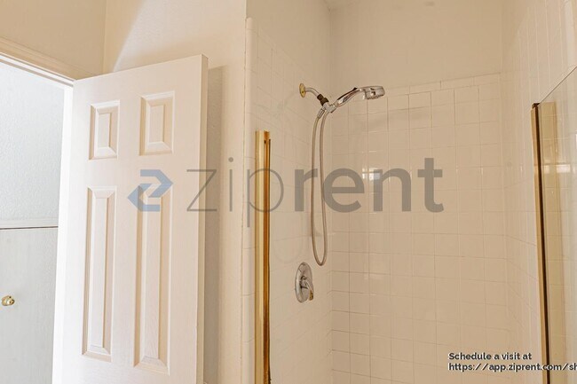 Building Photo - 514 Big Oak Ct