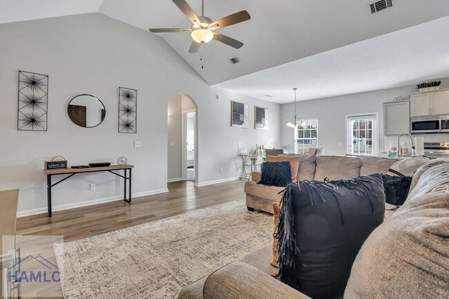 Building Photo - 181 Sunflower Cir NE