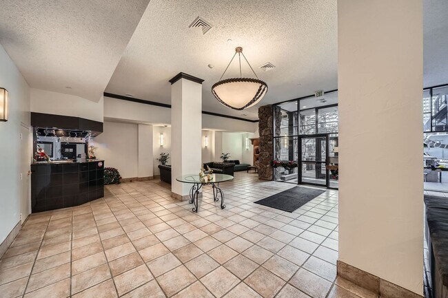 Building Photo - Downtown Denver Furnished 1 BDR w/ Rooftop...