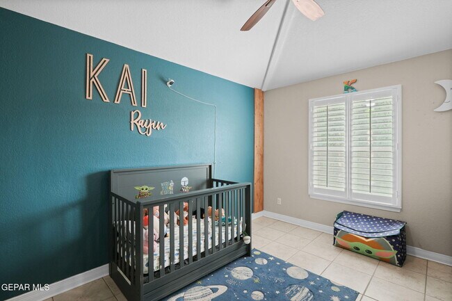 Building Photo - 6052 Bandolero Dr