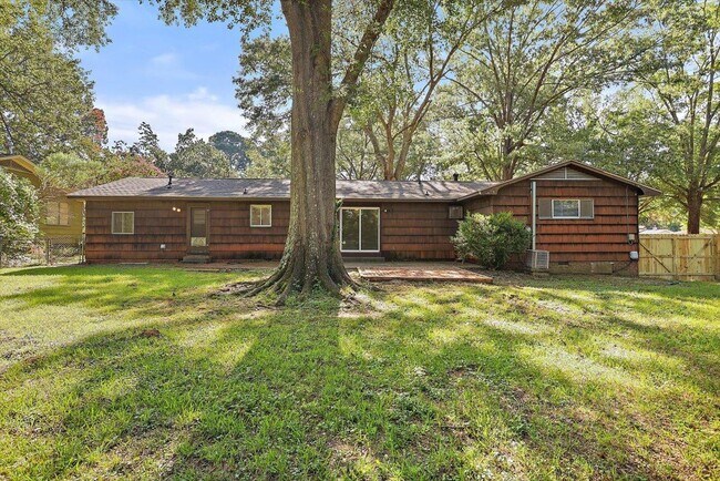 Building Photo - 111 Chiswick Cir