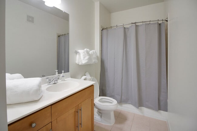 Building Photo - 238 S West St