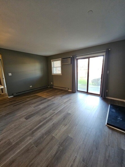 Building Photo - 1354 Cunat Ct