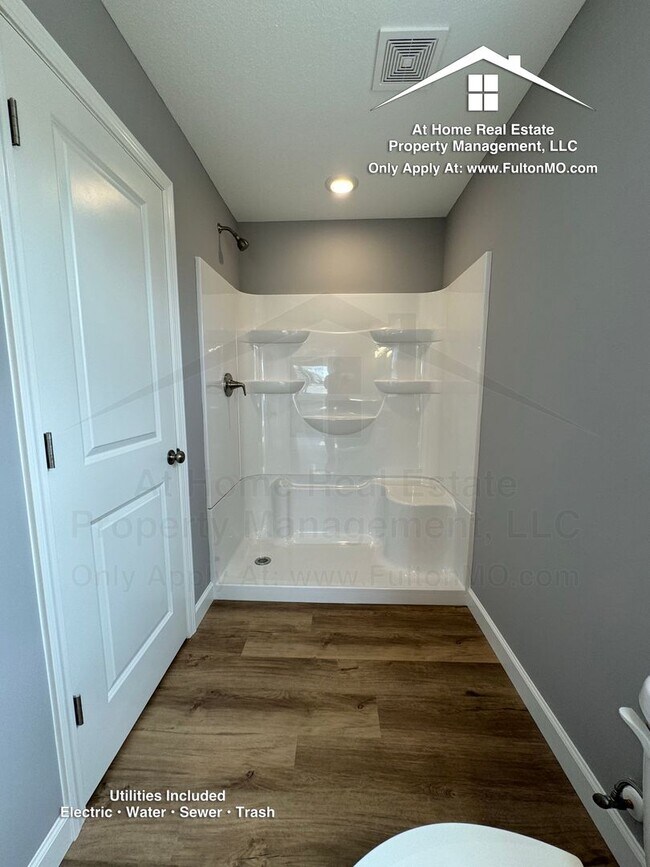 Building Photo - 2610 N Bluff St