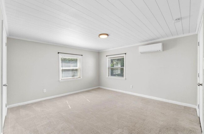 Building Photo - Charming 3-Bedroom Home in Pensacola!