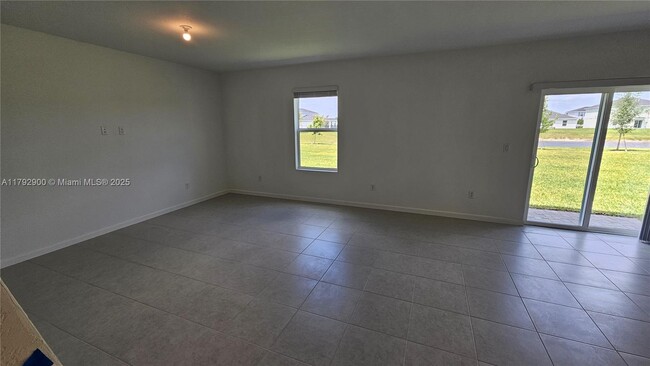 Building Photo - 5986 Pickering Dr
