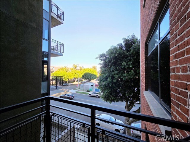 Building Photo - 835 Locust Ave