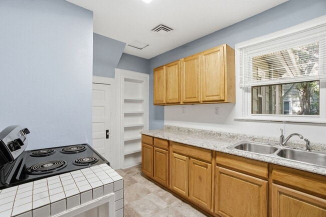 Building Photo - 4BR / 2BA House Near ODU