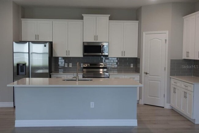 Building Photo - 5574 SW 128th Pl