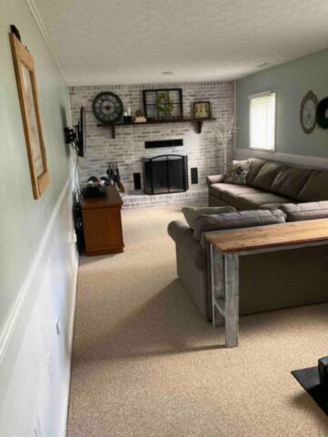 Building Photo - Spacious Split-Level Home for Rent in Woodbine – Minutes to VT & Downtown