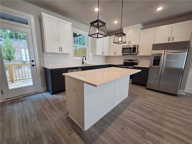 Building Photo - 6 Rock Pk Wy