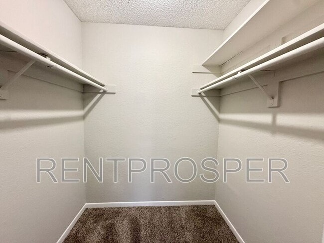 Building Photo - 4301 Lizshire Ln