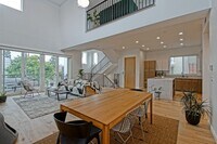 Building Photo - Custom, Modern & Spacious Tri-Level Home w...